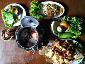 Ponyo : Raos Pisan! Ngaliwet Plus Gurame Cabe-cabean