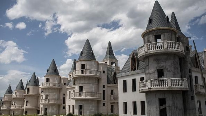 Burj Al Babas merupakan proyek perumahan yang terbengkalai akibat krisis ekonomi Turki. (Foto: Getty Images) Burj Al Babas merupakan proyek perumahan yang terbengkalai akibat krisis ekonomi Turki. (Foto: Getty Images)
