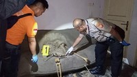 Personel Polresta Bandung menerima laporan kejadian tersebut dan segera menurunkan Tim Inafis Polresta Bandung untuk segera melakukan olah tempat kejadian perkara (TKP) di rumah kosong itu. Saat ini penemuan itu tengah dalam penyelidikan.