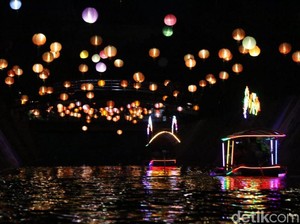 Nyala Lampion, Tanda Perahu Wisata Imlek di Solo Beroperasi