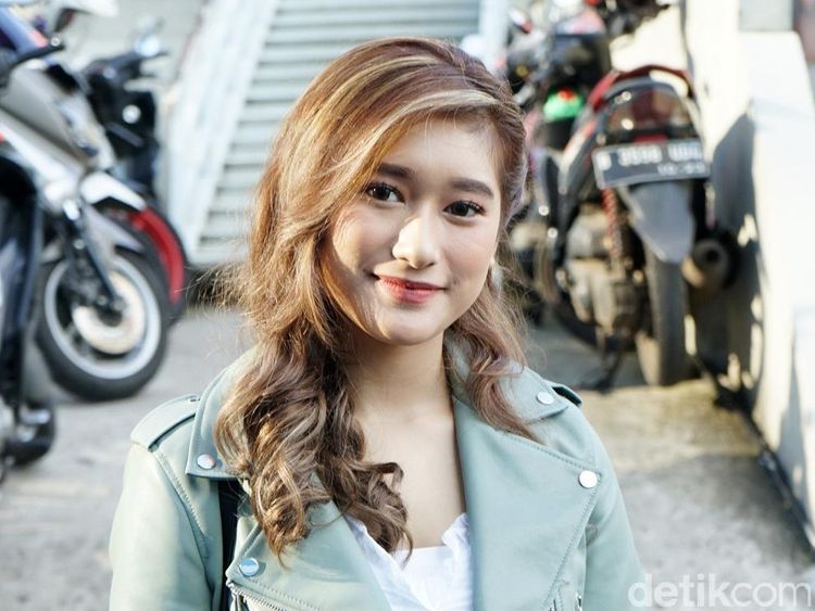 Amanda Caesa Makin Serius Jadi Artis