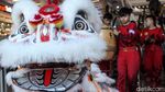 Aksi Barongsai Jelang Imlek di Pusat Perbelanjaan
