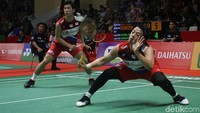 Fajar/Rian mempu mengamankan set penentuan dengan skor 21-13.