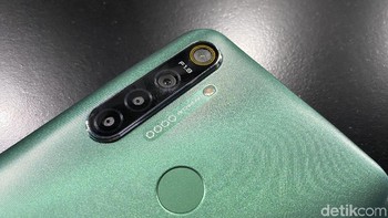 Empat kamera tersemat di bagian belakang. Ukurannya 12 MP, 8 MP, 2 MP dan 2 MP. Foto: Adi Fida Rahman/detikINET