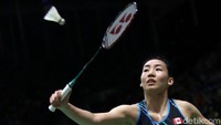 Michelle Li terus melancarkan serangan.