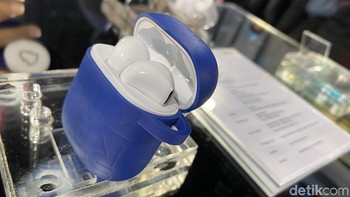 Ini ada Realme Buds Air. Foto: Adi Fida Rahman/detikINET