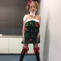 Lalu, apa gunanya menikah dengannya? Dia hanya menipu saya untuk menandatangani surat-surat, kata Kato Sari yang tak terima suaminya jatuh miskin. Foto: Instagram