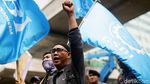 Keranda Mayat Warnai Aksi Buruh di Depan Gedung Kemenkes