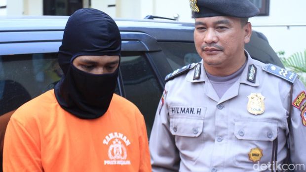 Jabar Hari Ini: Heboh Kerangka Manusia-Pohon Kurma Berbuah di Tasik