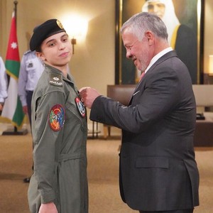 Putri Raja Yordania Cetak Sejarah Sebagai Pilot Militer Wanita Pertama di Negaranya Putri Raja Yordania Cetak Sejarah Sebagai Pilot Militer Wanita Pertama di Negaranya