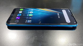 Dibekali baterai 5.000 mAh. Foto: Adi Fida Rahman/detikINET