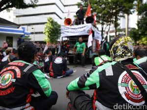 Potret Driver Ojol Geruduk Kemenhub