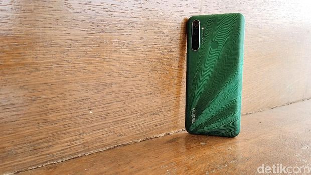 Realme 5i, Murah dengan Baterai Besar