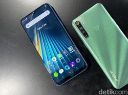 Penampakan Realme 5i dan Buds Air yang Siap Goda Kantong