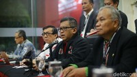 Pembentukan tim hukum tersebut diumumkan oleh Sekjen PDIP Hasto Kristiyanto hingga Ketua DPP PDIP Yasonna Laoly.