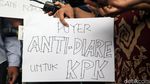 Pegiat Antikorupsi Kirim Jamu Antidiare untuk Pimpinan KPK