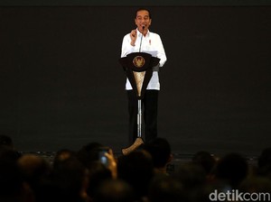Di Balik Pesan Hati-hati 2024 Jokowi ke Sandiaga