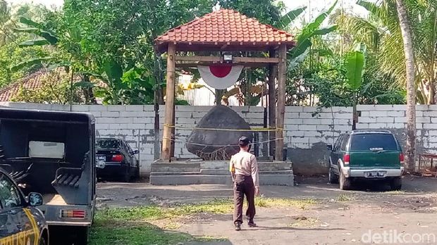 Keraton Agung Sejagat di Purworejo.