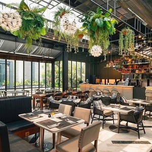 Greyhound Cafe Senopati, Santap Kuliner Thailand dengan Nuansa Kekinian Greyhound Cafe Senopati, Santap Kuliner Thailand dengan Nuansa Kekinian