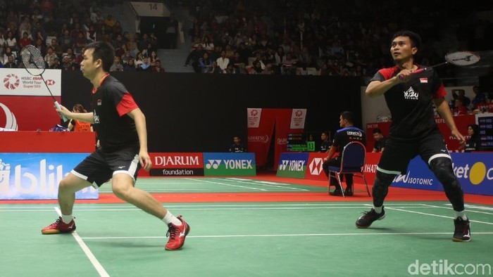 Ganda putra Indonesia, Mohammad Ahsan/Hendra Setiawan melangkah ke babak kedua Indonesia Masters 2020. Mereka menyingkirkan pasangan India.