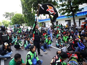 Sederet Tuntutan Driver Ojol ke Kemenhub