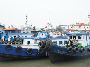 Kemenhub Serahkan Sertifikat ke Service Boat di Tanjung Priok