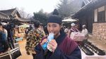 Liburan di Bali, Seolhyun AOA Asyik Makan Nasi Goreng