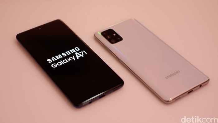 Samsung Galaxy A71. Foto: Adi Fida Rahman/detikINET Samsung Galaxy A71. Foto: Adi Fida Rahman/detikINET