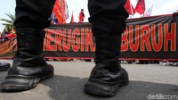 Mereka menilai Omnibus Law sangat merugikan kaum buruh.