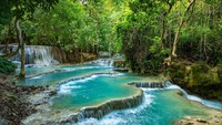 Air terjun ini tak langsung jatuh ke bawah karena ada beberapa batu besar di bawahnya. Kolam di bawah air terjun pun memiliki beberapa undakan  (iStock)
