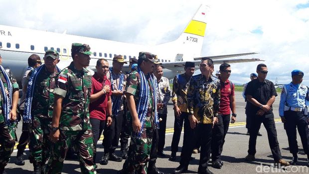Panglima TNI Marsekal Hadi Tjahjanto dan Kapolri Jenderal Idham Azis tiba di Morotai, Maluku Utara