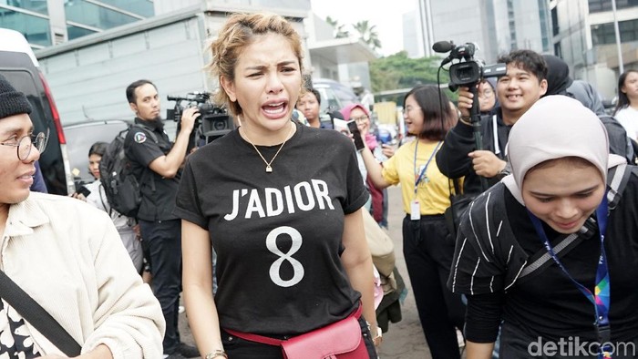 Nikita Mirzani saat ditemui di studio Trans TV.