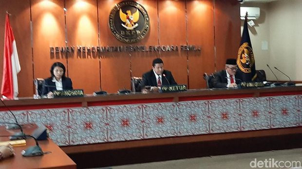 DKPP Copot Wahyu Setiawan dari Jabatan Komisioner KPU