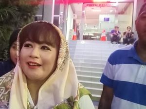 Ke Polda Metro, Dewi Tanjung Hendak Laporkan Bendera PKI yang Dibawa PA 212