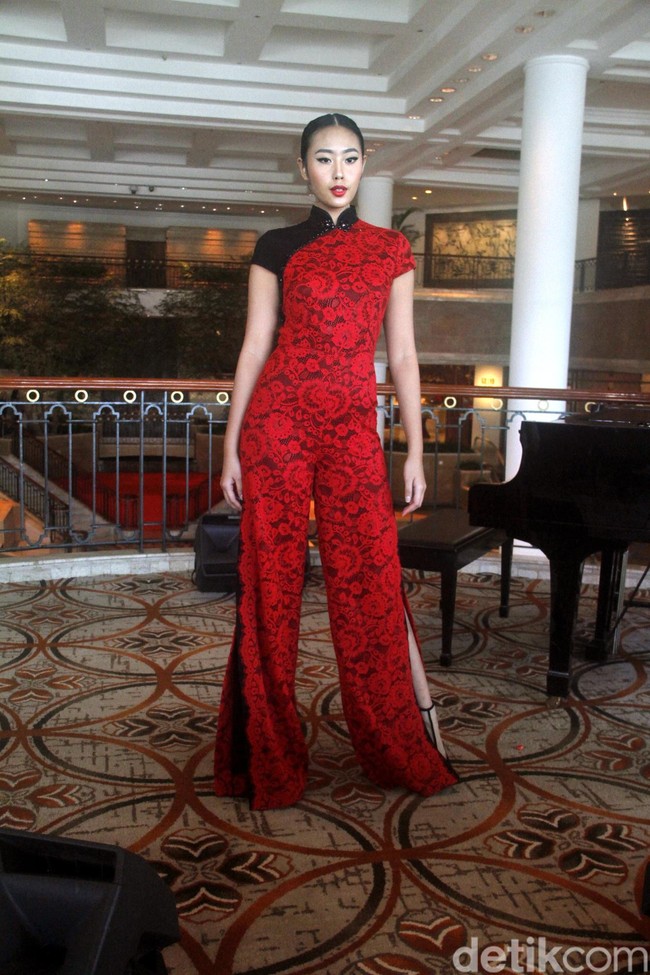 Fashion show Imlek 2020, SebastianRed dari Sebastian Gunawan menampilkan deretan busana cheongsam modern nan elegan di Grand Hyatt, Jakarta, Selasa [14/1/2020]. Foto: Mohammad Abduh/Wolipop.