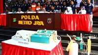 Irjen Nana menyebut pihaknya masih mendalami terkait keuntungan para tersangka itu. Dia menyebut pihaknya masih mengkaji apakah para tersangka bisa dikenakan pasal pencucian uang atau tidak mengingat keuntungan yang diperoleh para pelaku cukup besar.