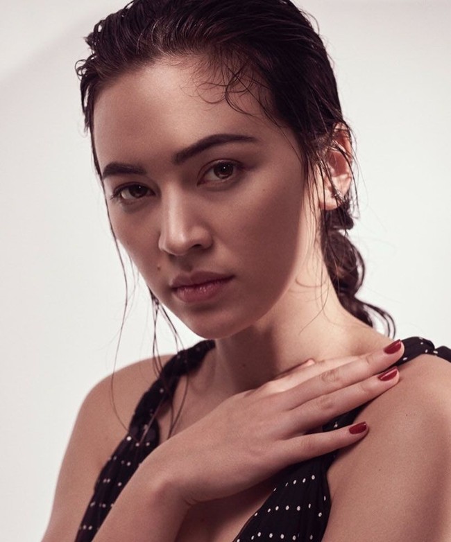 Jessica sendiri memiliki ayah seorang Inggris dan ibu seorang yang berasal dari Singapura keturunan China. Ia memulai karier akting sejak 10 tahun lalu. Foto: Instagram @jhenwick