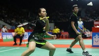 Praveen/Melati memenangi gim ketiga dengan skor 21-12.