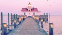 Pulau Roanoke di Karolina Utara memiliki kisah misteri yang sampai sekarang belum terpecahkan. Sekelompok orang inggris pernah membangun pemukiman di sini, lalu hilang secara tiba-tiba (dudidchka/instagram)