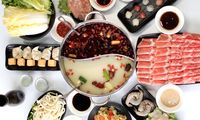 Di restoran hot pot biasanya semua bahan disediakan oleh restoran. Uniknya kini ada tren unik di China, pengunjung selundupkan ikan dan ayam mentah di