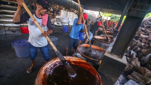 Permintaan Dodol Meningkat Jelang Perayaan Imlek