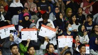Dukungan terus diberikan oleh penonton untuk Fajar/Rian.