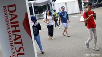 Pertandingan babak ketiga atau 16 besar Daihatsu Indonesia Masters dimulai pukul 12.00 WIB.