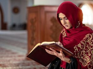 Surat Al Adiyat, Lengkap, Arab, Latin, dan Artinya