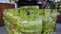 Berdasarkan survei Kementerian ESDM, rata-rata masyarakat miskin menggunakan 2-3 tabung gas Elpiji 3 kg per bulannya.