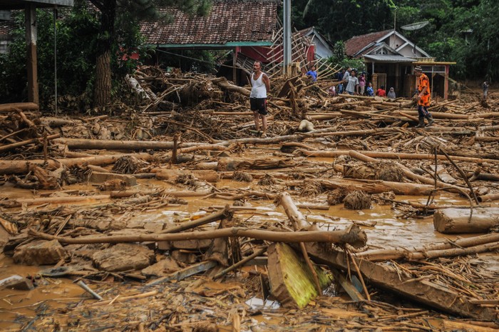BPBD Kabupaten Lebak memperpanjang masa tanggap darurat bencana banjir bandang dan longsor. Massa darurat bencana diperpanjang hingga 28 Januari 2020.