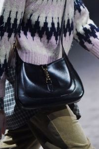 Tren Tas Pria Gucci 2020, Mirip Kotak Makan Sampai Bergaya Feminin