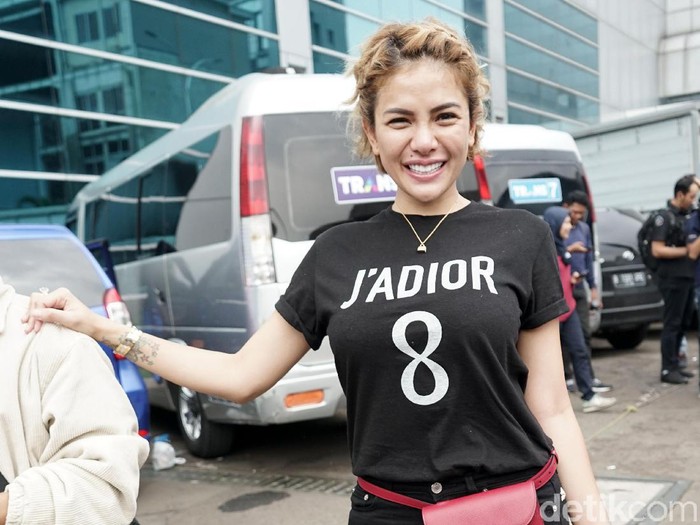 Nikita Mirzani saat ditemui di studio Trans TV.