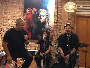 Ayesha Bukan Tompi Versi Kecil