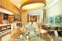 Menu Spesial Imlek 2020 di Holiday Inn Kemayoran: Yu-Sheng & Peking Duck